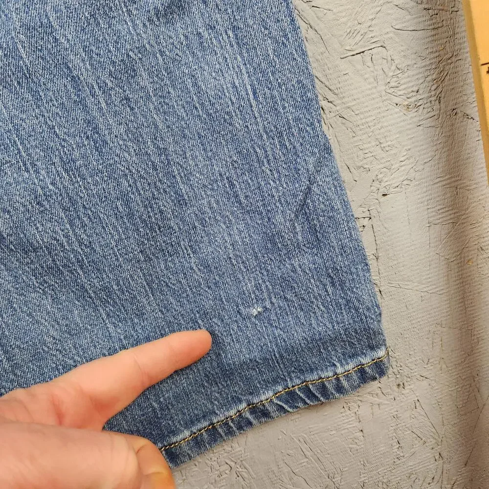 Levis measurements photos